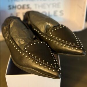 AEROSOLES Black Leather Flats